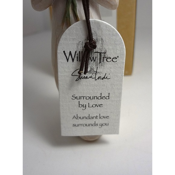 Willow Tree Surrounded by Love Ornament Figurine Susan Lordi Demdaco - Picture 4 of 4